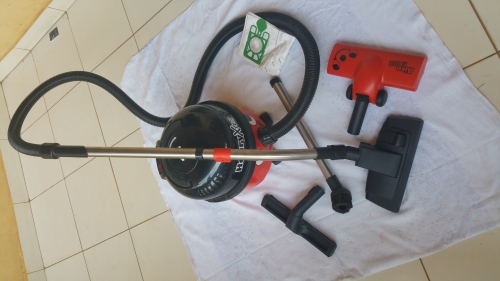 The Camerooncom shop logo